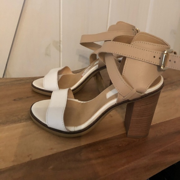 Cute Sumer heels - Picture 1 of 3